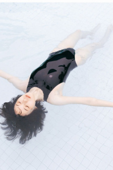 巨胸美乳中文